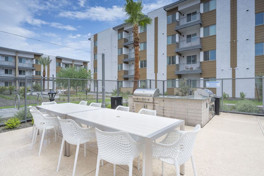 Lucent Scottsdale Apartments, 2001 N Scottsdale Rd, Scottsdale, AZ